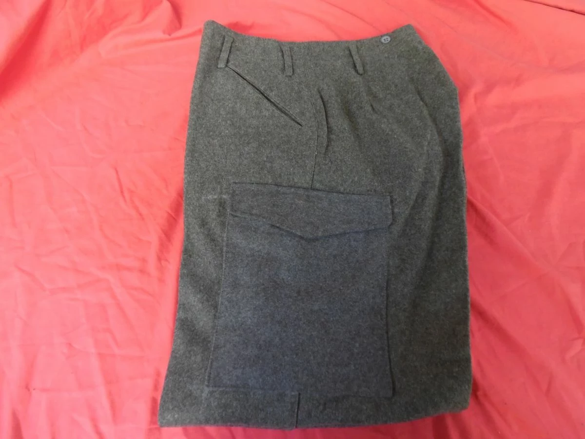 Vendora Παντελόνι του β' παγκόσμιου πολέμου του σουηδικού στρατού. ΄Ετος κατασκευής 1940. 3 Vendora Παντελόνι του β' παγκόσμιου πολέμου του σουηδικού στρατού. ΄Ετος κατασκευής 1940.