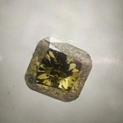 Vendora πωλείτε από συλλέκτη ορυκτών πολύτιμων λίθων μοναδικό σπάνιο ορυκτό διαμάντι χρώματος Fancy Intense Greenish Yellow Brown, σφραγισμένο 0.30 Ct με το πιστοποιητικό γνησιότητας του
