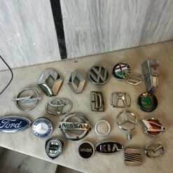 Vendora Διαφορά σήματα γνήσια αμαξιου.