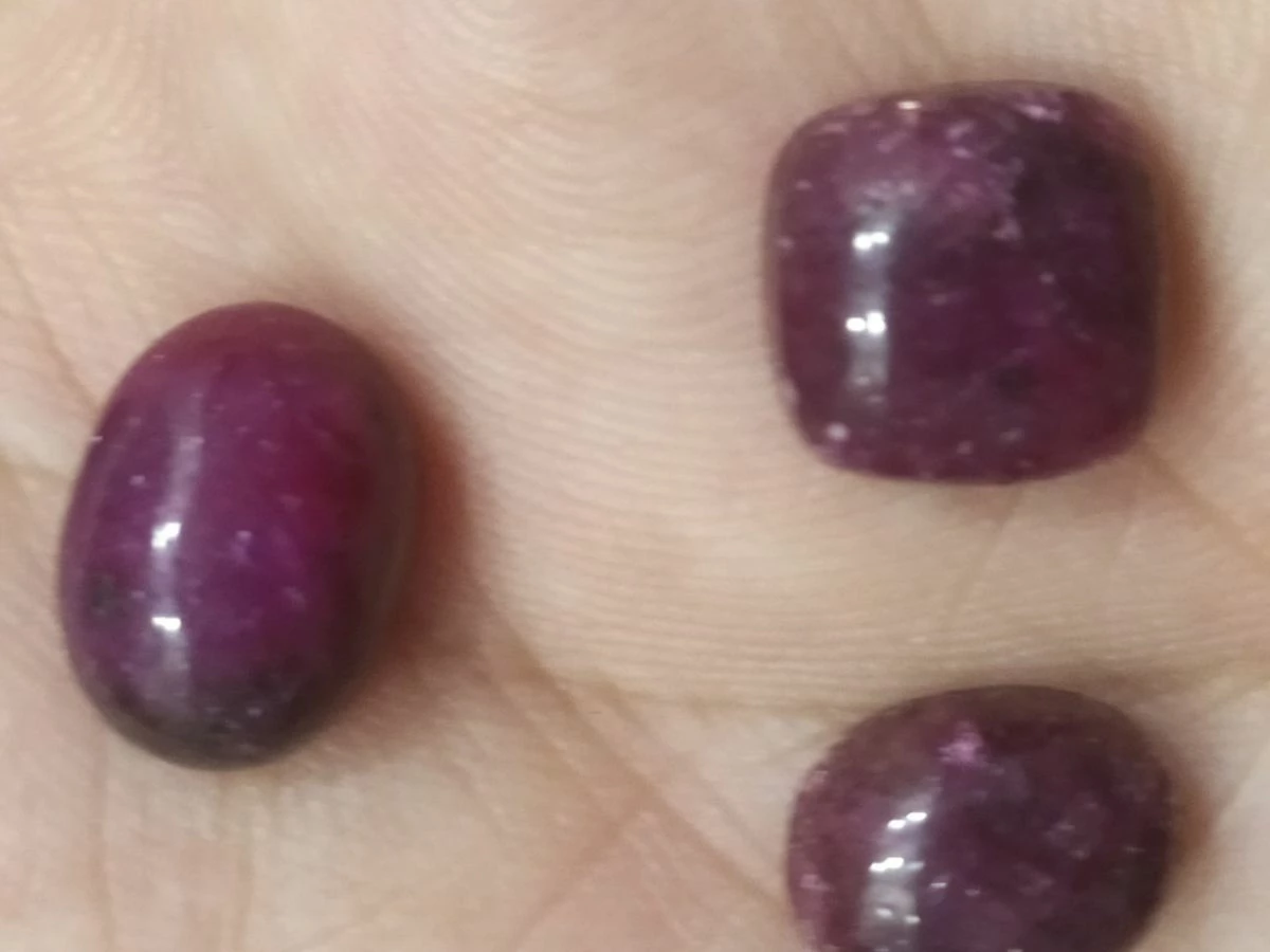 Vendora πωλειτε απο συλλεκτη ορυκτων πολυτιμων λιθων 6 Compouchon ρουμπινια σε διαφορα σχηματα ολα μαζι γυρω στα 30 Ct 6 Vendora πωλειτε απο συλλεκτη ορυκτων πολυτιμων λιθων 6 Compouchon ρουμπινια σε διαφορα σχηματα ολα μαζι γυρω στα 30 Ct - Image 4