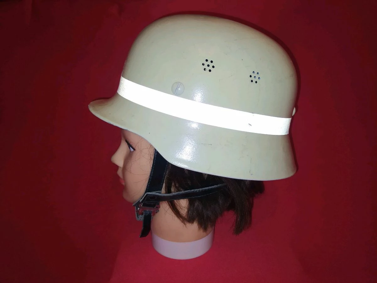 Vendora 2 ΓΕΡΜΑΝΙΚΑ ΚΡΑΝΗ ΠΥΡΟΣΒΕΣΤΙΚΗΣ ΣΤΡΑΤΙΩΤΙΚΟΥ ΤΥΠΟΥ 1940 ΤΟ ΕΝΑ ΜΕ ΑΛΛΑΓΜΕΝΟ ΚΑΙΝΟΥΡΙΟ ΕΣΩΤΕΡΙΚΟ ΚΑΙ ΜΕ ΤΟ ΓΝΗΣΙΟ ΑΝΑΚΛΑΣΤΙΚΟ ΧΡΩΜΑ ΠΟΥ ΦΩΣΦΟΡΙΖΕΙ ΣΤΟ ΣΚΟΤΑΔΙ. ΙΔΑΝΙΚΟ ΚΑΙ ΓΙΑ ΜΟΤΟΣΥΚΛΕΤΙΣΤΕΣ ΤΣΟΠΕΡ. 12 Vendora 2 ΓΕΡΜΑΝΙΚΑ ΚΡΑΝΗ ΠΥΡΟΣΒΕΣΤΙΚΗΣ ΣΤΡΑΤΙΩΤΙΚΟΥ ΤΥΠΟΥ 1940 ΤΟ ΕΝΑ ΜΕ ΑΛΛΑΓΜΕΝΟ ΚΑΙΝΟΥΡΙΟ ΕΣΩΤΕΡΙΚΟ ΚΑΙ ΜΕ ΤΟ ΓΝΗΣΙΟ ΑΝΑΚΛΑΣΤΙΚΟ ΧΡΩΜΑ ΠΟΥ ΦΩΣΦΟΡΙΖΕΙ ΣΤΟ ΣΚΟΤΑΔΙ. ΙΔΑΝΙΚΟ ΚΑΙ ΓΙΑ ΜΟΤΟΣΥΚΛΕΤΙΣΤΕΣ ΤΣΟΠΕΡ. - Image 10