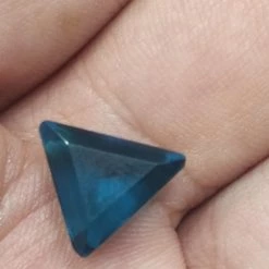 Vendora πωλείτε από συλλέκτη ορυκτών πολύτιμων λιθων, σπάνιος τριγωνικός ορυκτός Benitoite 5,7 Ct