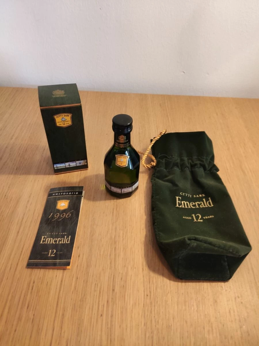 Vendora ΣΥΛΛΕΚΤΙΚΗ ΕΠΕΤΙΑΚΗ ΜΙΝΙΑΤΟΥΡΑ Cutty Sark 12year Old (original) 3 Vendora ΣΥΛΛΕΚΤΙΚΗ ΕΠΕΤΙΑΚΗ ΜΙΝΙΑΤΟΥΡΑ Cutty Sark 12year Old (original)