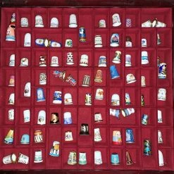 Vendora Συλλογή πορσελάνινες δαχτυλήθρες με ξύλινη βιτρίνα και βιβλίο -vendora shop 4de7a115110a60ff4b551a2811c095a2ac05fa71 xl