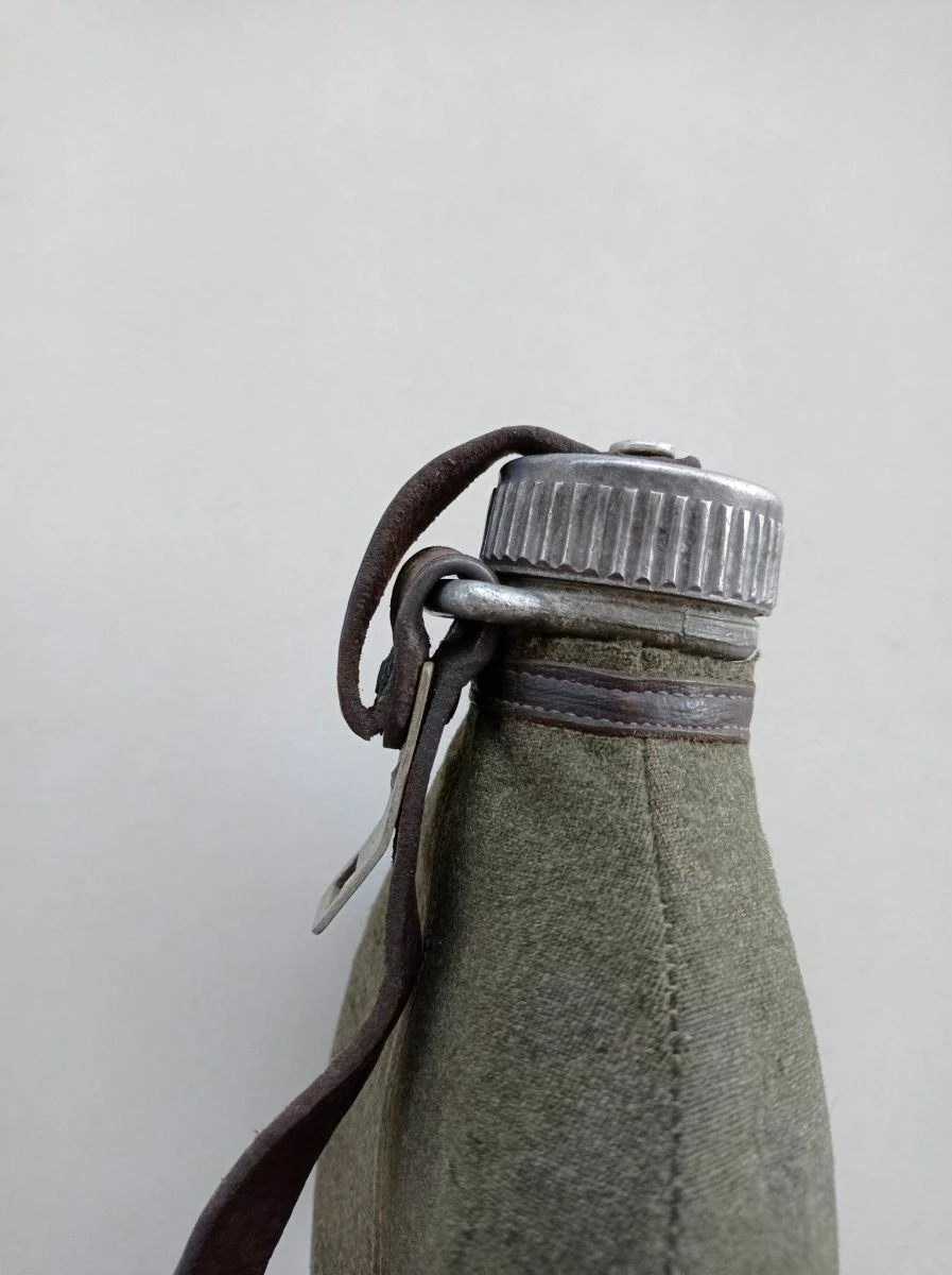 Vendora Ελβετικό στρατιωτικό παγούρι. 4 Vendora Ελβετικό στρατιωτικό παγούρι. - Image 2