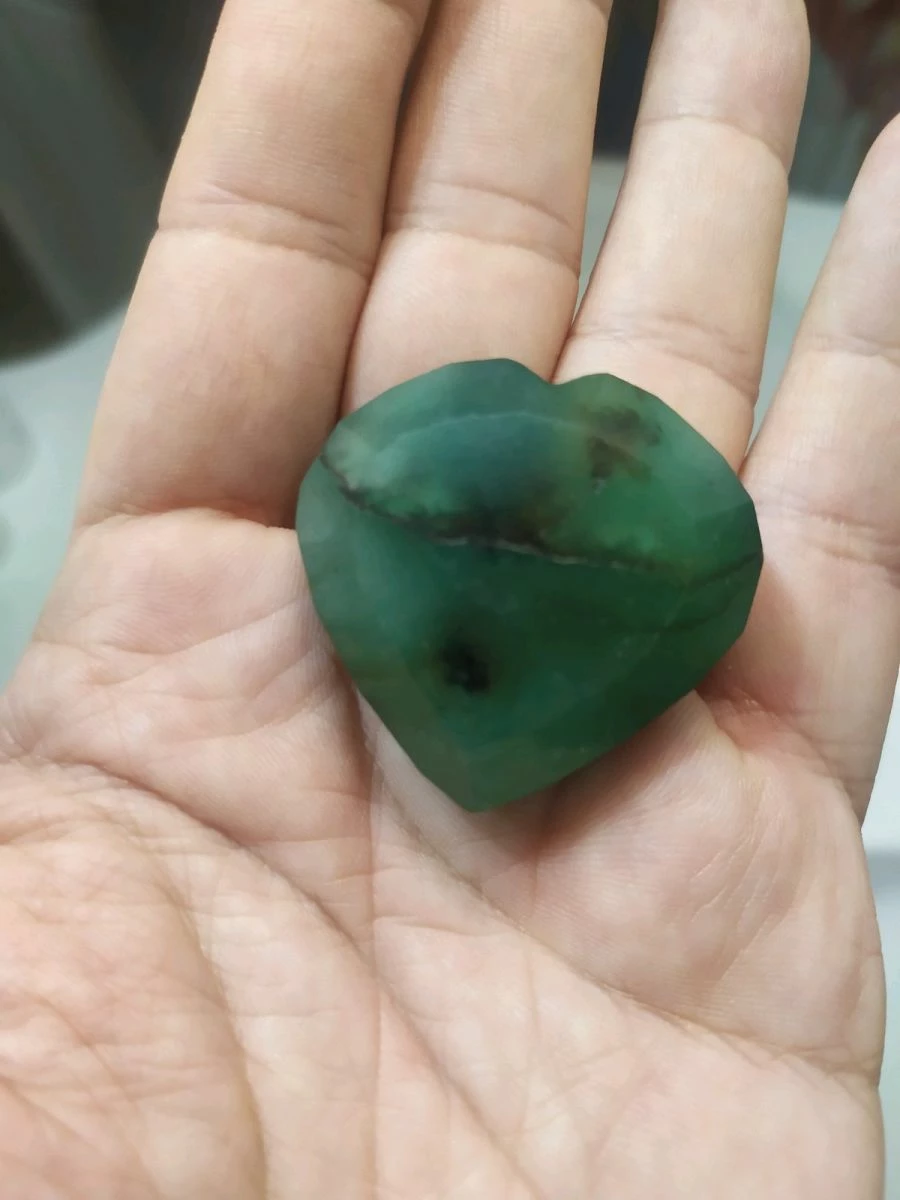 Vendora πωλείτε από συλλέκτη ορυκτών πολύτιμων λίθων μοναδική καρδιά από ορυκτό σμαραγδι 235 Ct. 6 Vendora πωλείτε από συλλέκτη ορυκτών πολύτιμων λίθων μοναδική καρδιά από ορυκτό σμαραγδι 235 Ct. - Image 4