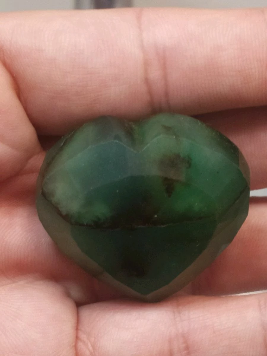 Vendora πωλείτε από συλλέκτη ορυκτών πολύτιμων λίθων μοναδική καρδιά από ορυκτό σμαραγδι 235 Ct. 5 Vendora πωλείτε από συλλέκτη ορυκτών πολύτιμων λίθων μοναδική καρδιά από ορυκτό σμαραγδι 235 Ct. - Image 3