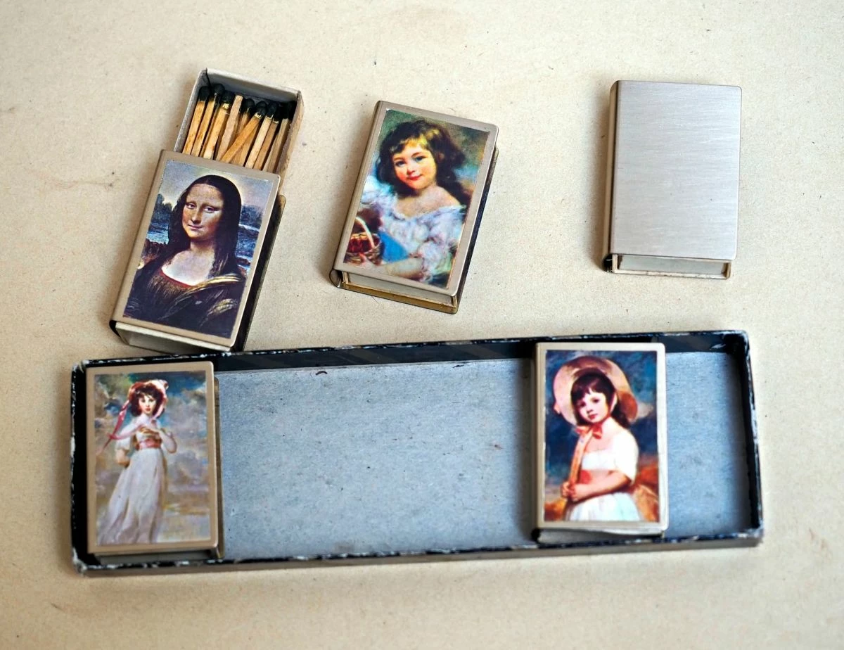 Vendora Σπίρτα μινιατούρες συλλεκτικά σε μεταλλικά κουτάκια (USA) 4 Vendora Σπίρτα μινιατούρες συλλεκτικά σε μεταλλικά κουτάκια (USA) - Image 2