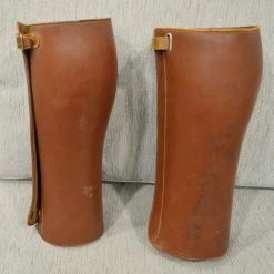 Vendora Δερμάτινες περικνημίδες αξιωματικών του Α΄ΠΠ και Β΄ΠΠ Βρετανικής κατασκευής σε άριστη κατάσταση (250 ευρώ). -vendora shop 62867bc39f639aa838f134187695cc2d4dc6adf0 xl