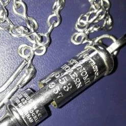 Vendora Αυθεντική σφυρίχτρα Αστυνομίας Πόλεων του 1957 πλήρης με την αλυσίδα της. -vendora shop 690ff553c48e80cde0aa55d26793fc3e3f9f2037 xl