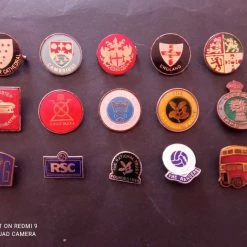 Vendora ΠΙΝ-ΚΑΡΦΙΤΣΕΣ 15 διαφορετικα τα περισσοτερα απο αγγλια !!