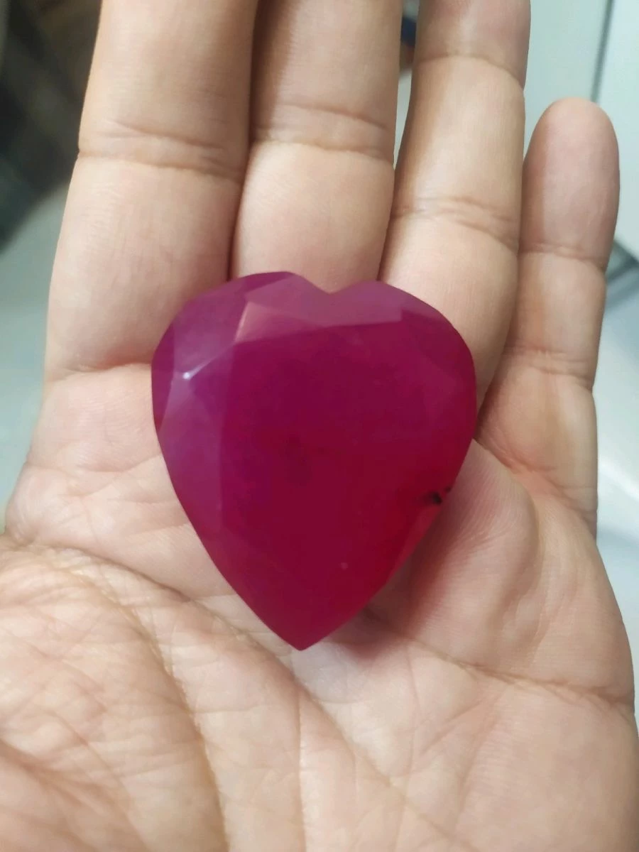 Vendora πωλείτε από συλλέκτη ορυκτών πολύτιμων λίθων μοναδικό ορυκτό σε σχήμα καρδιάς ρουμπίνι Μοζαμβίκης σε σχήμα καρδιάς περίπου 150 Ct 4 Vendora πωλείτε από συλλέκτη ορυκτών πολύτιμων λίθων μοναδικό ορυκτό σε σχήμα καρδιάς ρουμπίνι Μοζαμβίκης σε σχήμα καρδιάς περίπου 150 Ct - Image 2