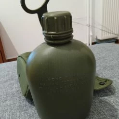 Vendora Παγούρι στρατιωτικό με θήκη κ βάση για εξάρτηση.