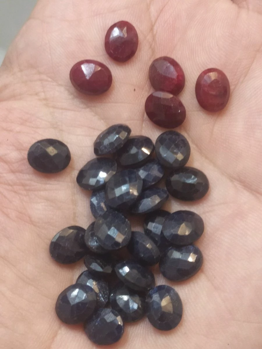 Vendora πωλείτε από συλλέκτη ορυκτών πολύτιμων λίθων 29 ορυκτές πέτρες ζαφείρια (24) κ ρουμπίνια (5) περίπου 3 Ct το καθένα. 5 Vendora πωλείτε από συλλέκτη ορυκτών πολύτιμων λίθων 29 ορυκτές πέτρες ζαφείρια (24) κ ρουμπίνια (5) περίπου 3 Ct το καθένα. - Image 3