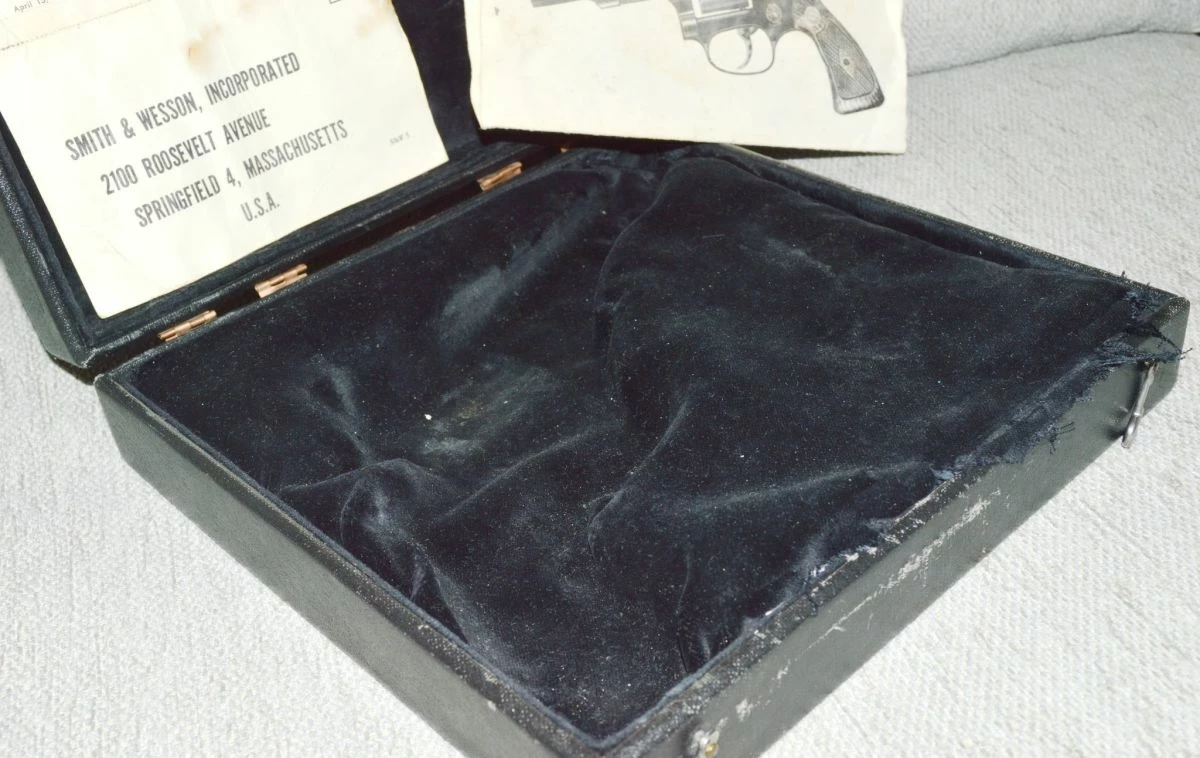 Vendora ΣΥΛΛΕΚΤΙΚΗ ξύλινη θήκη περιστρόφου 0.38 USA με εσωτερική βελούδινη επένδυση (80 ευρώ) 6 Vendora ΣΥΛΛΕΚΤΙΚΗ ξύλινη θήκη περιστρόφου 0.38 USA με εσωτερική βελούδινη επένδυση (80 ευρώ) - Image 4