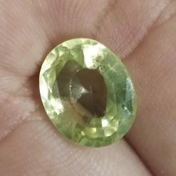 Vendora πωλείτε από συλλέκτη ορυκτών πολύτιμων λίθων μοναδικης κοπής οβάλ περιόδους καταπληκτικού κιτρινοπράσινο η χρωματος 7,05 Ct