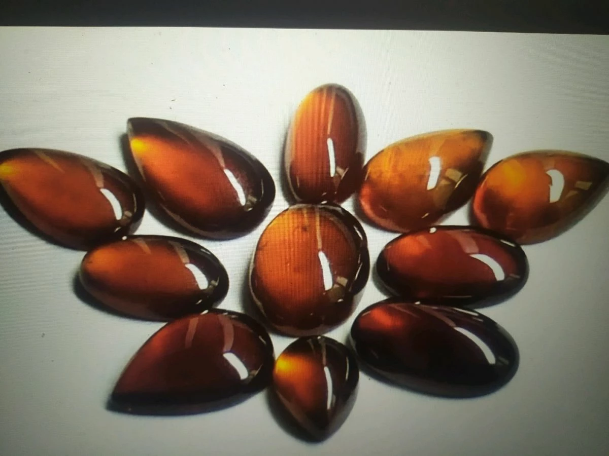 Vendora πωλείτε από συλλέκτη ορυκτών πολύτιμων λίθων ,11 κομμάτια καμπουσον με υπέροχο μελι..καραμελι..κανελι..χρωμα Γρανάτη Hessonite 21,87 Ct με πιστοποιητικό γνησιότητας. 6 Vendora πωλείτε από συλλέκτη ορυκτών πολύτιμων λίθων ,11 κομμάτια καμπουσον με υπέροχο μελι..καραμελι..κανελι..χρωμα Γρανάτη Hessonite 21,87 Ct με πιστοποιητικό γνησιότητας. - Image 4