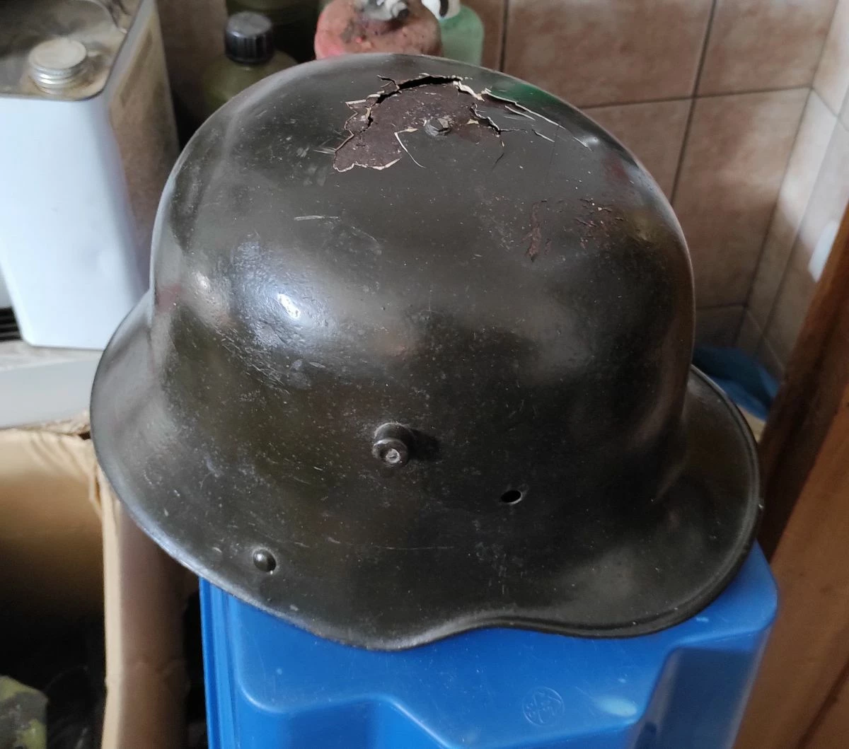 Vendora Γερμανικό κράνος του Β΄ΠΠ που βρέθηκε στην Λέρο με αλλαγμένο το εσωτερικό για χρήση (180 ευρώ) 4 Vendora Γερμανικό κράνος του Β΄ΠΠ που βρέθηκε στην Λέρο με αλλαγμένο το εσωτερικό για χρήση (180 ευρώ) - Image 2