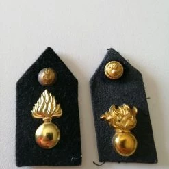 Vendora 1955 ΕΛΛΗΝΙΚΟΣ ΣΤΡΑΤΟΣ ΔΙΑΚΡΙΤΙΚΑ ΣΤΟΛΗΣ ΑΞΙΩΜΑΤΙΚΟΥ ΠΥΡΟΒΟΛΙΚΟΥ ΕΠΙΤΕΛΙΚΟΥ