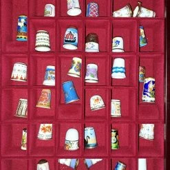 Vendora Συλλογή πορσελάνινες δαχτυλήθρες με ξύλινη βιτρίνα και βιβλίο -vendora shop ab69d4377cb558a27e16839aee965280f1cfec27 xl