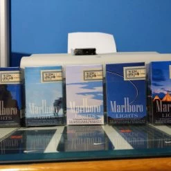 Vendora Marlboro τσιγάρα. -vendora shop b03b3e7432a46ed63487a334c41ee48bce1ac3f5 xl