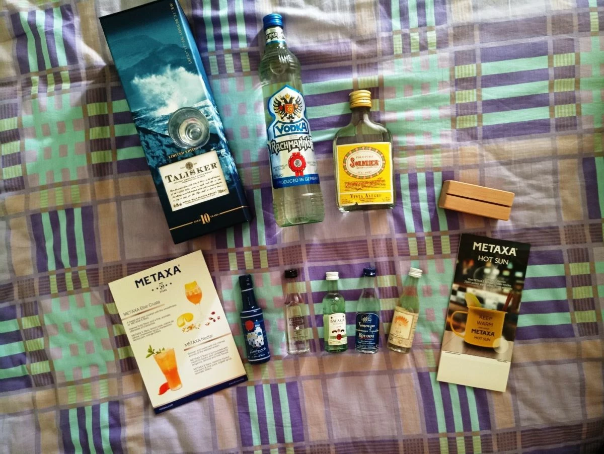 Vendora SET ΜΙΝΙΑΤΟΥΡΕΣ ΟΥΖΑ & VODKA & ΣΥΛΛΕΚΤΙΚΑ 3 Vendora SET ΜΙΝΙΑΤΟΥΡΕΣ ΟΥΖΑ & VODKA & ΣΥΛΛΕΚΤΙΚΑ