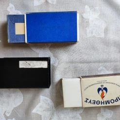 Vendora Σπιρτόκουτα μεγάλα (2), και μεταλλική θήκη West Park Of London. Made Of Aluminium. Διαστάσεις: THREE STARS 12x6,7x3,4 εκ, ΠΡΟΜΗΘΕΥΣ: 12x7,0x2,9 εκ Θήκη αλουμινίου: 12x7x3,7 -vendora shop c16dc882c1ccc030e5ea9df13082fa4c5a2d5e3a xl