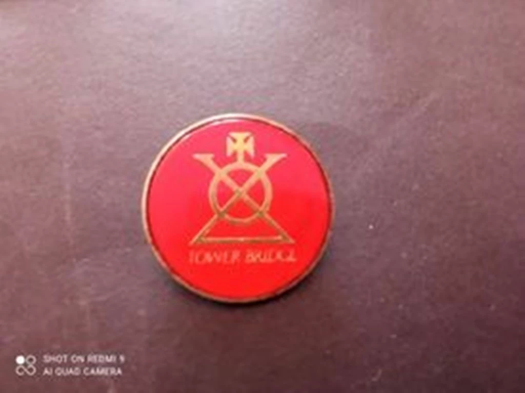 Vendora ΠΙΝ-ΚΑΡΦΙΤΣΕΣ 15 διαφορετικα τα περισσοτερα απο αγγλια !! 13 Vendora ΠΙΝ-ΚΑΡΦΙΤΣΕΣ 15 διαφορετικα τα περισσοτερα απο αγγλια !! - Image 11