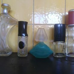 Vendora 11 Μπουκαλάκια διαφόρων αρωμάτων Vintage 1970-1980 -vendora shop cb0aa46fde9fa159c5b9c31f54f57d30de86d370 xl