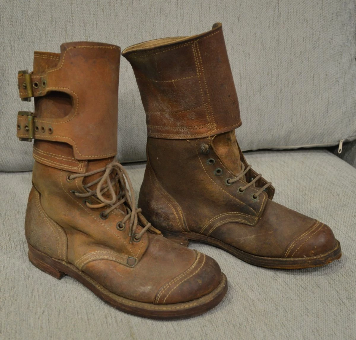 Vendora Συλλεκτικά σπάνια στρατιωτικά άρβυλα Ελληνικής κατασκευής της δεκαετίας 1950-1960 Νο-43 σε άριστη κατάσταση. 3 Vendora Συλλεκτικά σπάνια στρατιωτικά άρβυλα Ελληνικής κατασκευής της δεκαετίας 1950-1960 Νο-43 σε άριστη κατάσταση.