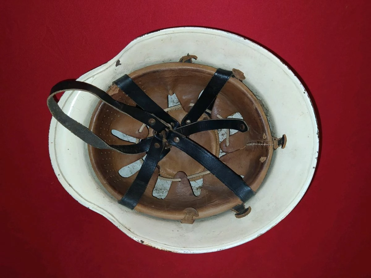 Vendora 2 ΓΕΡΜΑΝΙΚΑ ΚΡΑΝΗ ΠΥΡΟΣΒΕΣΤΙΚΗΣ ΣΤΡΑΤΙΩΤΙΚΟΥ ΤΥΠΟΥ 1940 ΤΟ ΕΝΑ ΜΕ ΑΛΛΑΓΜΕΝΟ ΚΑΙΝΟΥΡΙΟ ΕΣΩΤΕΡΙΚΟ ΚΑΙ ΜΕ ΤΟ ΓΝΗΣΙΟ ΑΝΑΚΛΑΣΤΙΚΟ ΧΡΩΜΑ ΠΟΥ ΦΩΣΦΟΡΙΖΕΙ ΣΤΟ ΣΚΟΤΑΔΙ. ΙΔΑΝΙΚΟ ΚΑΙ ΓΙΑ ΜΟΤΟΣΥΚΛΕΤΙΣΤΕΣ ΤΣΟΠΕΡ. 11 Vendora 2 ΓΕΡΜΑΝΙΚΑ ΚΡΑΝΗ ΠΥΡΟΣΒΕΣΤΙΚΗΣ ΣΤΡΑΤΙΩΤΙΚΟΥ ΤΥΠΟΥ 1940 ΤΟ ΕΝΑ ΜΕ ΑΛΛΑΓΜΕΝΟ ΚΑΙΝΟΥΡΙΟ ΕΣΩΤΕΡΙΚΟ ΚΑΙ ΜΕ ΤΟ ΓΝΗΣΙΟ ΑΝΑΚΛΑΣΤΙΚΟ ΧΡΩΜΑ ΠΟΥ ΦΩΣΦΟΡΙΖΕΙ ΣΤΟ ΣΚΟΤΑΔΙ. ΙΔΑΝΙΚΟ ΚΑΙ ΓΙΑ ΜΟΤΟΣΥΚΛΕΤΙΣΤΕΣ ΤΣΟΠΕΡ. - Image 9