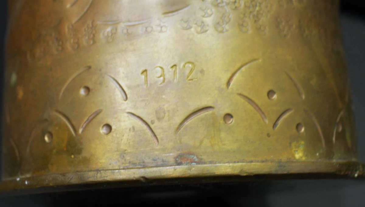 Vendora ΣΥΛΛΕΚΤΙΚΟΣ Σκαλιστός κάλυκας του 1912 ύψους 20cm . 3 Vendora ΣΥΛΛΕΚΤΙΚΟΣ Σκαλιστός κάλυκας του 1912 ύψους 20cm .