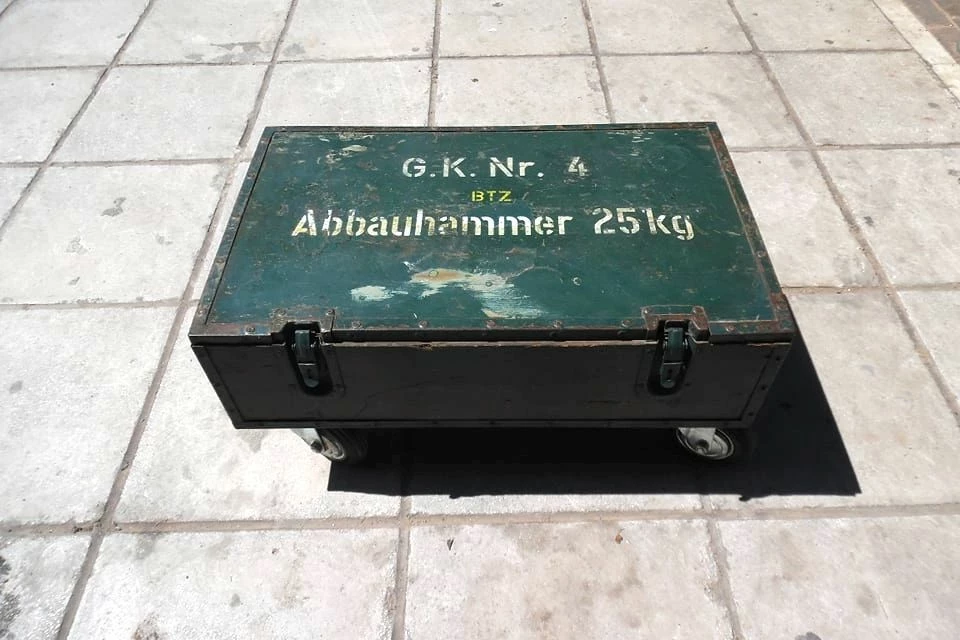 Vendora Στρατιωτικό γερμανικό ξύλινο κασόνι. 3 Vendora Στρατιωτικό γερμανικό ξύλινο κασόνι.