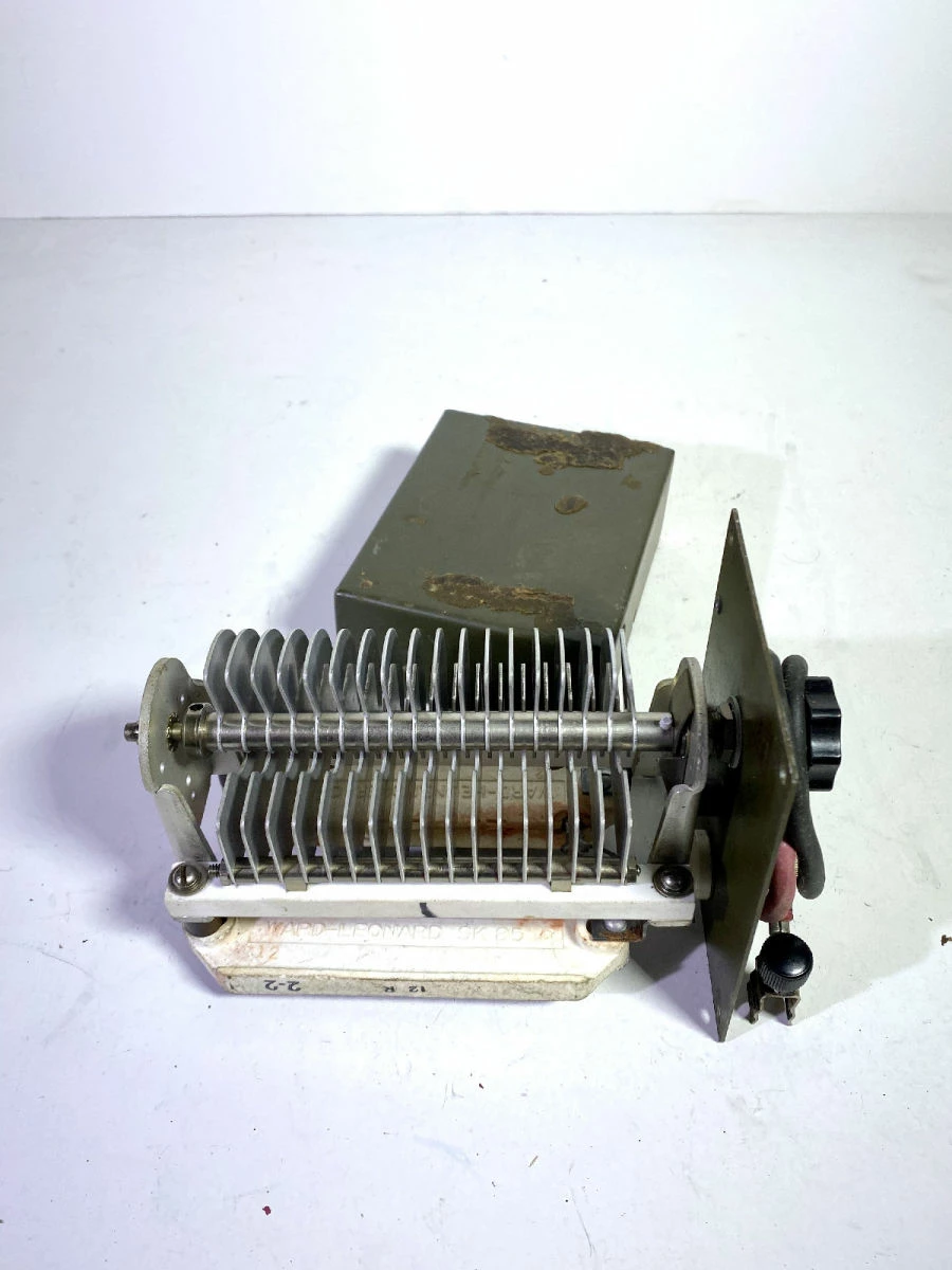 Vendora Στρατιωτική αμερικανική κεραία σήματος του 1943.Αντίκα ,αχρησιμοποίητηp 4 Vendora Στρατιωτική αμερικανική κεραία σήματος του 1943.Αντίκα ,αχρησιμοποίητηp - Image 2