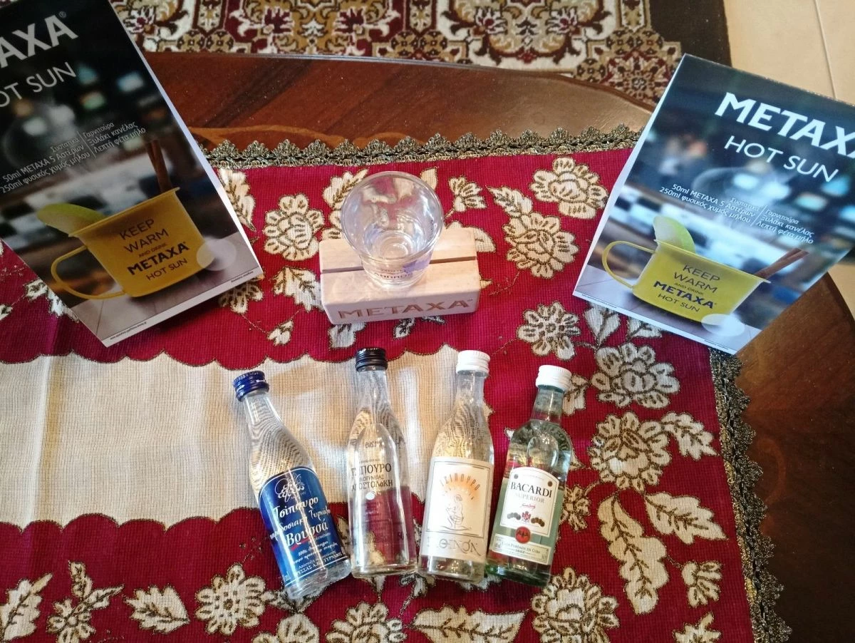 Vendora SET ΜΙΝΙΑΤΟΥΡΕΣ ΟΥΖΑ & VODKA & ΣΥΛΛΕΚΤΙΚΑ 5 Vendora SET ΜΙΝΙΑΤΟΥΡΕΣ ΟΥΖΑ & VODKA & ΣΥΛΛΕΚΤΙΚΑ - Image 3