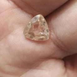 Vendora πωλείτε από συλλέκτη ορυκτών πολύτιμων λίθων πανέμορφος ορυκτός ροζ κουνζιτης η ροζ σμαράγδι όπως λέγεται 6,5 Ct με το πιστοποιητικό του