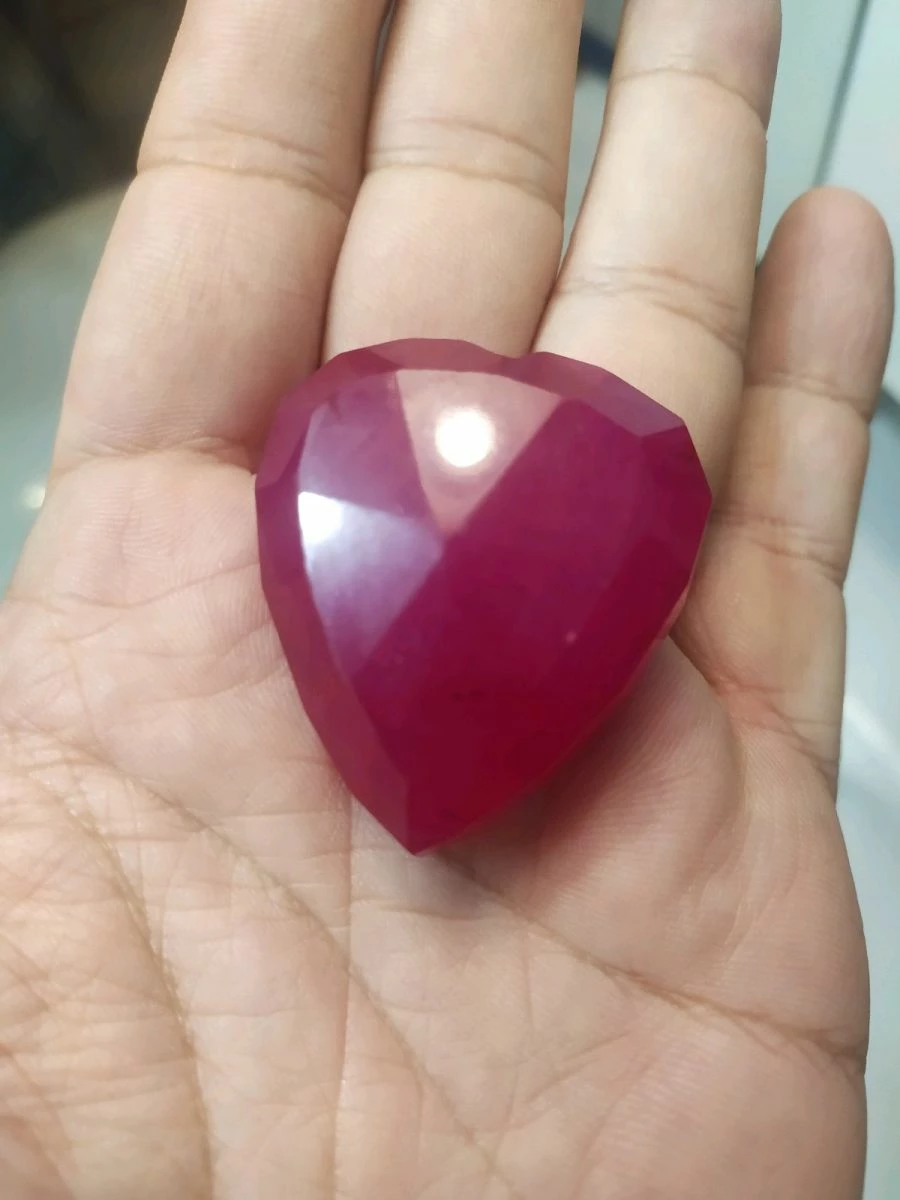 Vendora πωλείτε από συλλέκτη ορυκτών πολύτιμων λίθων μοναδικό ορυκτό σε σχήμα καρδιάς ρουμπίνι Μοζαμβίκης σε σχήμα καρδιάς περίπου 150 Ct 3 Vendora πωλείτε από συλλέκτη ορυκτών πολύτιμων λίθων μοναδικό ορυκτό σε σχήμα καρδιάς ρουμπίνι Μοζαμβίκης σε σχήμα καρδιάς περίπου 150 Ct