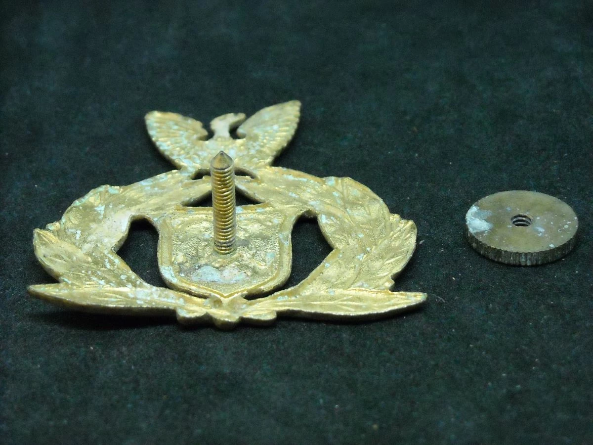 Vendora Εθνόσημο για πηλήκιο αξιωματικού Λιμενικού Σώματος εποχής επταετίας 1967-73. 5 Vendora Εθνόσημο για πηλήκιο αξιωματικού Λιμενικού Σώματος εποχής επταετίας 1967-73. - Image 3